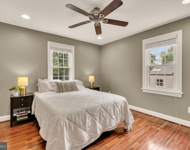 8604 Woodlawn Court - Photo Thumbnail 22