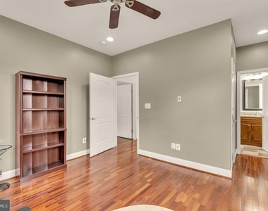 8604 Woodlawn Court - Photo Thumbnail 25