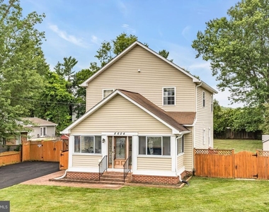 8604 Woodlawn Court - Photo Thumbnail 2