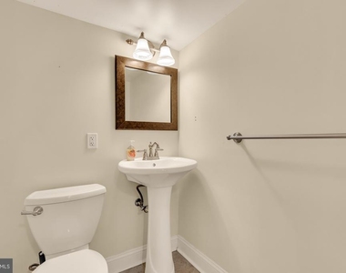8604 Woodlawn Court - Photo Thumbnail 38