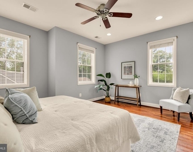 8604 Woodlawn Court - Photo Thumbnail 26