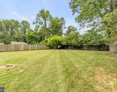 8604 Woodlawn Court - Photo Thumbnail 47