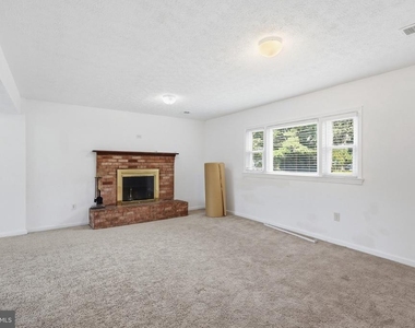 360 Park Street Ne - Photo Thumbnail 2