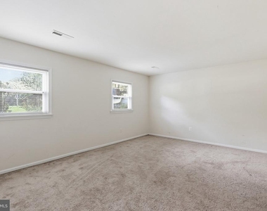 360 Park Street Ne - Photo Thumbnail 4
