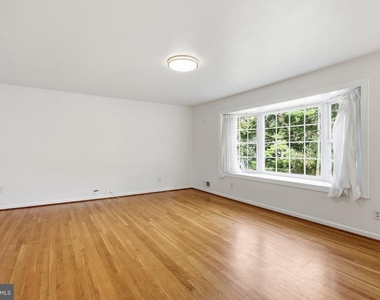 360 Park Street Ne - Photo Thumbnail 10