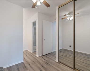 309 Yoakum Parkway - Photo Thumbnail 23