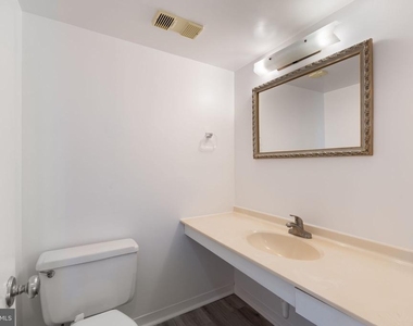 309 Yoakum Parkway - Photo Thumbnail 24