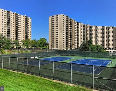 309 Yoakum Parkway - Photo Thumbnail 35
