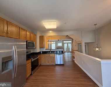 970 Harrison Circle - Photo Thumbnail 6