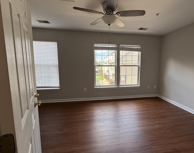 970 Harrison Circle - Photo Thumbnail 15