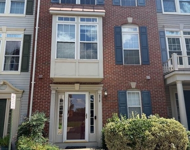 970 Harrison Circle - Photo Thumbnail 1