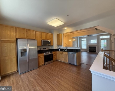 970 Harrison Circle - Photo Thumbnail 4
