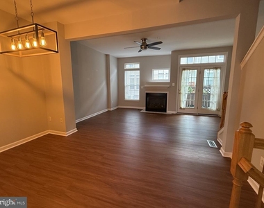 970 Harrison Circle - Photo Thumbnail 9