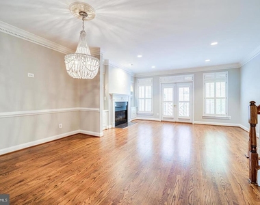 819 Rivergate Place - Photo Thumbnail 7