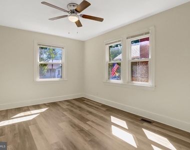 34 E Walnut Street - Photo Thumbnail 14