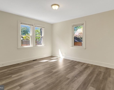 34 E Walnut Street - Photo Thumbnail 9