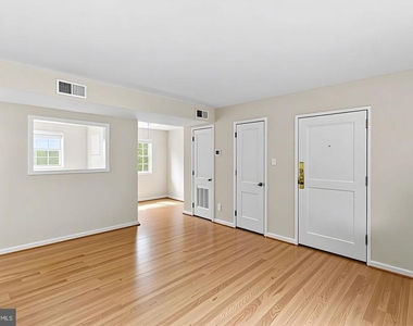 1423 N Nash Street - Photo Thumbnail 7