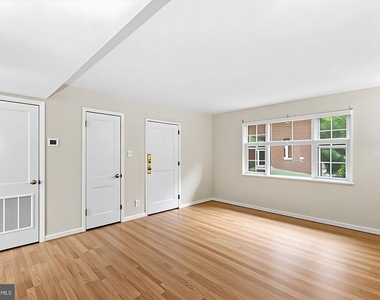 1423 N Nash Street - Photo Thumbnail 6