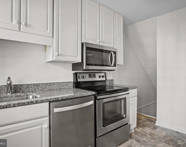 3305 S Wakefield Street - Photo Thumbnail 7