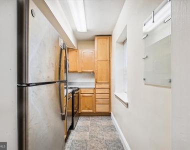 1320 Fort Myer Drive - Photo Thumbnail 11