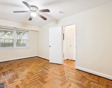 1320 Fort Myer Drive - Photo Thumbnail 16