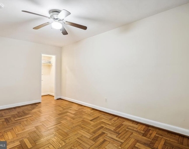 1320 Fort Myer Drive - Photo Thumbnail 18