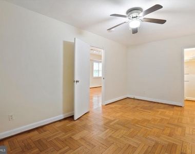 1320 Fort Myer Drive - Photo Thumbnail 17