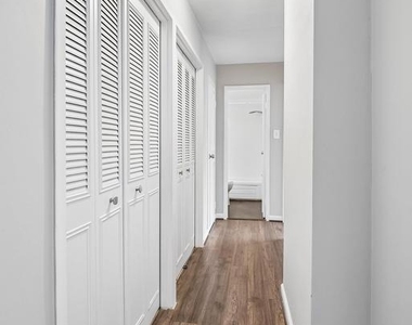 4390 Lorcom Lane - Photo Thumbnail 8