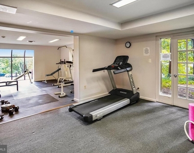 4390 Lorcom Lane - Photo Thumbnail 15
