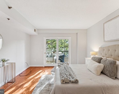 1045 N Utah Street N - Photo Thumbnail 14