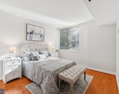 1045 N Utah Street N - Photo Thumbnail 10