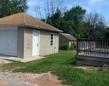 2243 Sunset Lane - Photo Thumbnail 4