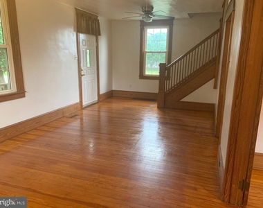 2243 Sunset Lane - Photo Thumbnail 6