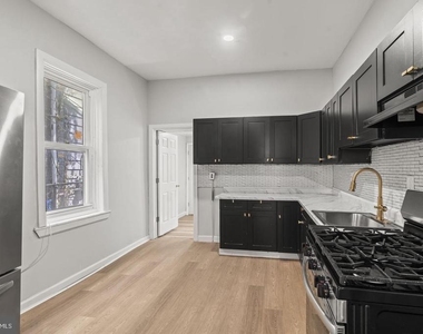 2423 N Myrtlewood Street - Photo Thumbnail 13