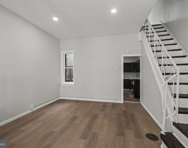 2423 N Myrtlewood Street - Photo Thumbnail 10