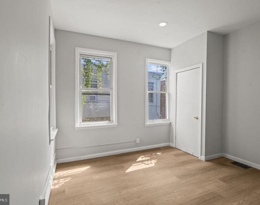 2423 N Myrtlewood Street - Photo Thumbnail 18