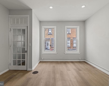 2423 N Myrtlewood Street - Photo Thumbnail 6