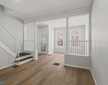 2423 N Myrtlewood Street - Photo Thumbnail 11