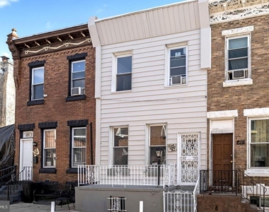 2423 N Myrtlewood Street - Photo Thumbnail 2