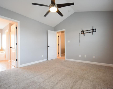 205 Stockbridge Drive - Photo Thumbnail 17