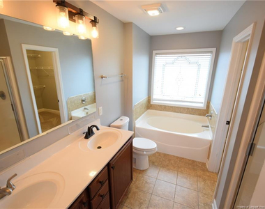 205 Stockbridge Drive - Photo Thumbnail 18