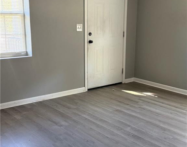 602 Wilson Avenue - Photo Thumbnail 2