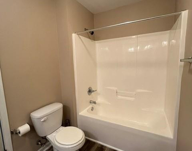 681 Broad Drive - Photo Thumbnail 13