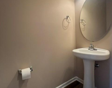681 Broad Drive - Photo Thumbnail 9