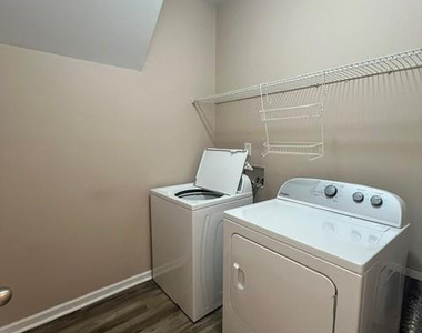 681 Broad Drive - Photo Thumbnail 10