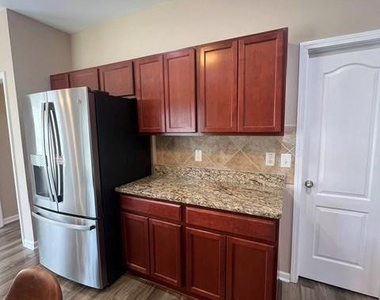 681 Broad Drive - Photo Thumbnail 6