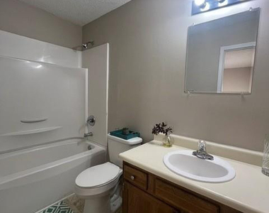 1179 Hoke Loop Road - Photo Thumbnail 13