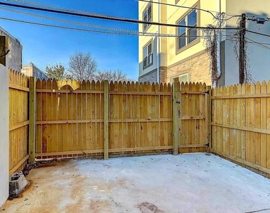 2108 E Stella Street - Photo Thumbnail 9