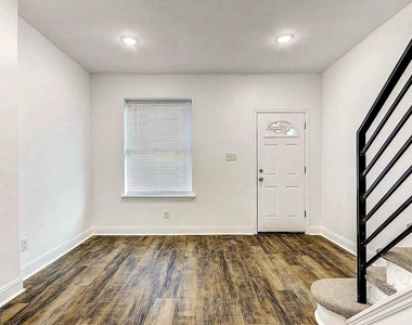 2108 E Stella Street - Photo Thumbnail 5