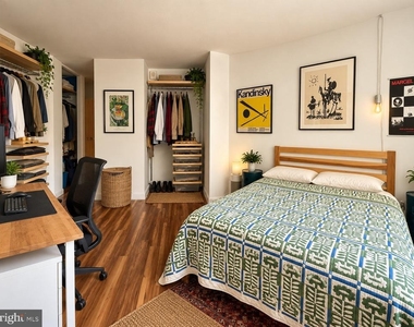 1420 Locust Street - Photo Thumbnail 11